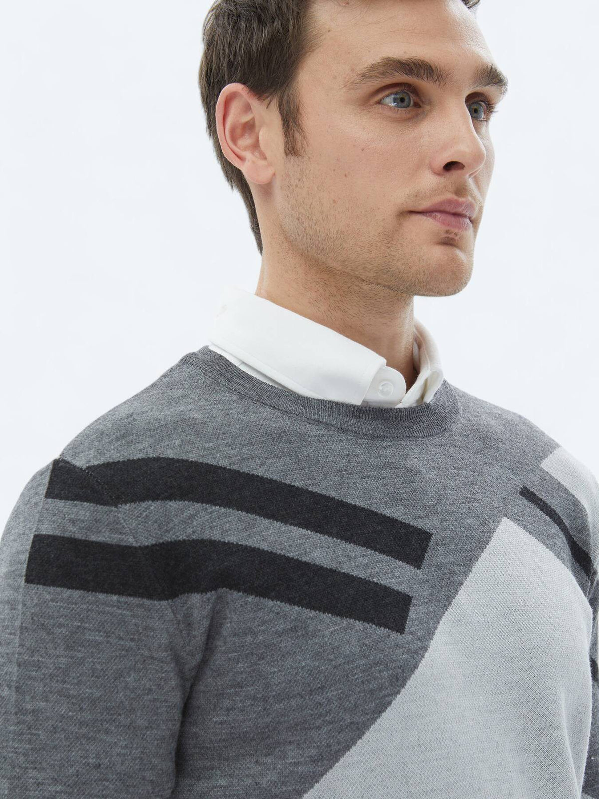 Gemusterter Strickpullover aus Wollmischung mit Rundhalsausschnitt