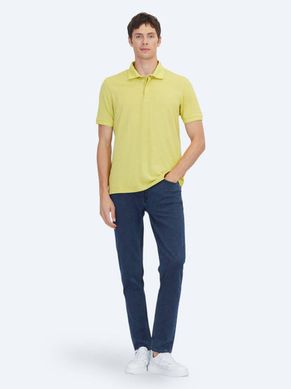 Schlichtes T-Shirt mit Polokragen