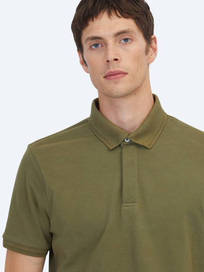 Einfaches Baumwoll-Polo mit Rollkragen