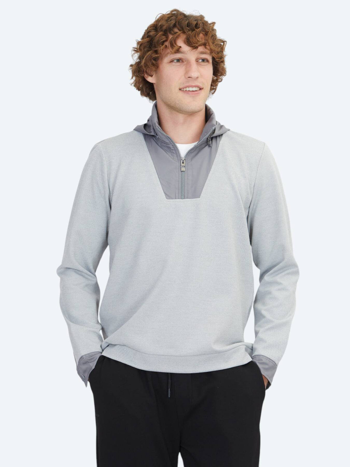 Grauer Kapuzenpullover