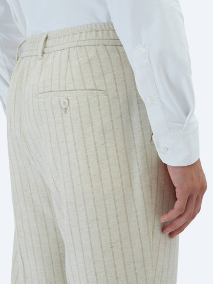 Gestreifter Leinenanzug mit bequemer Passform