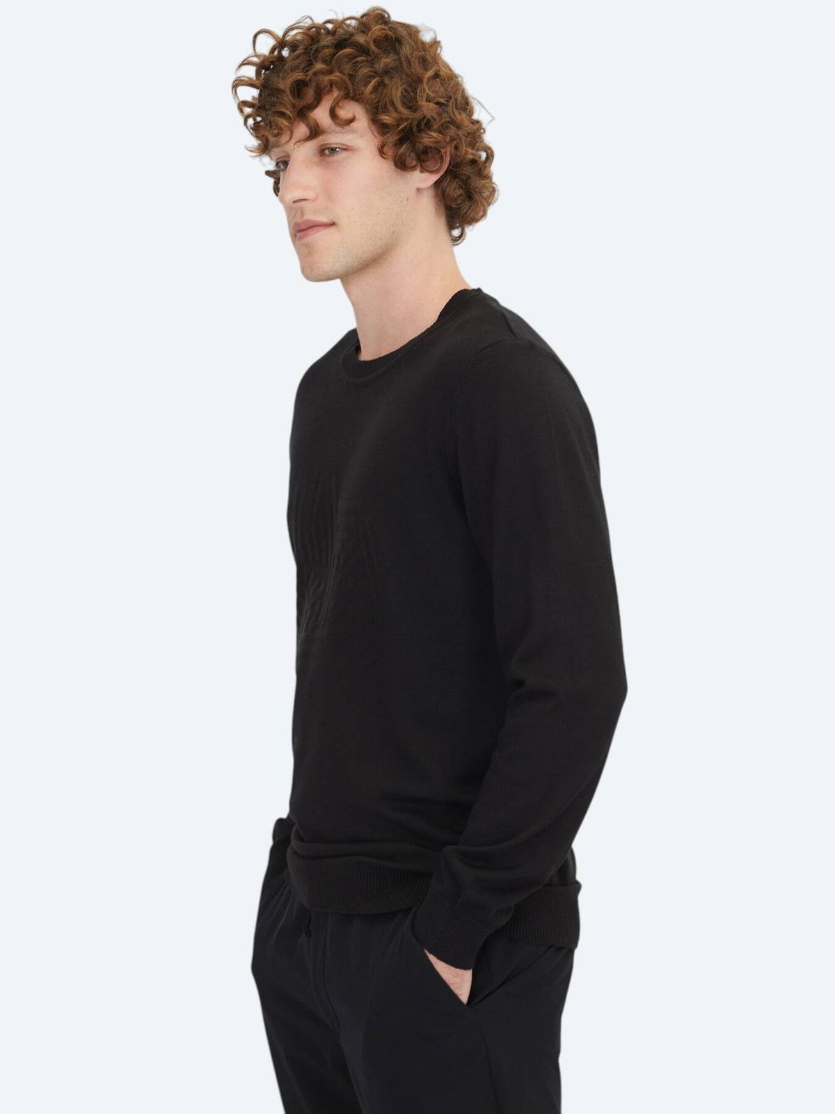 Schwarzer Strickpullover