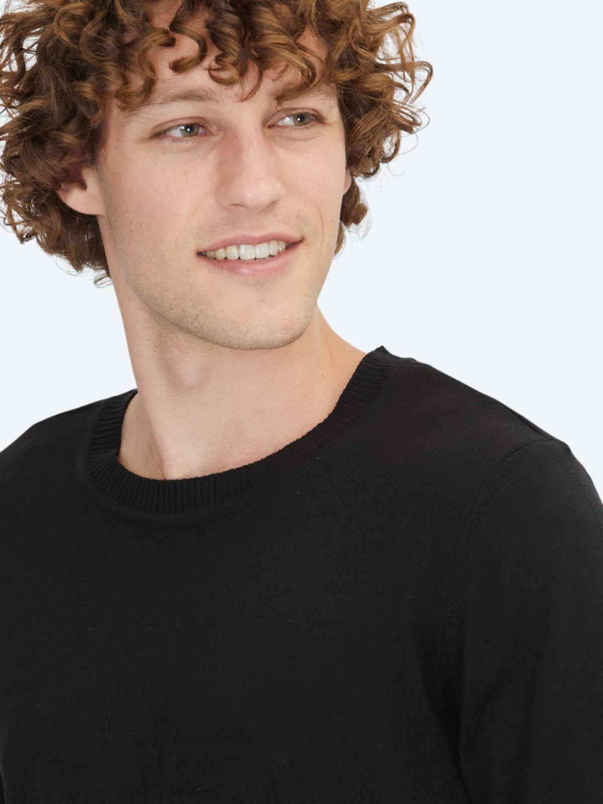 Schwarzer Strickpullover