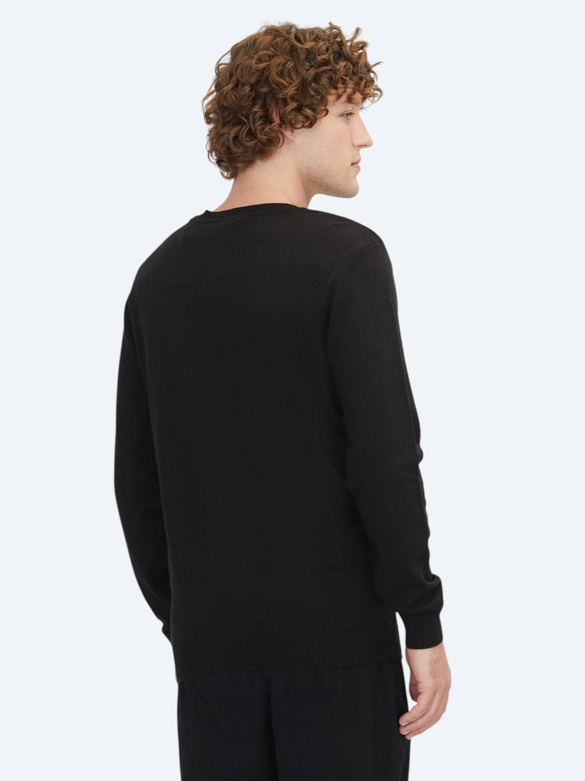 Schwarzer Strickpullover