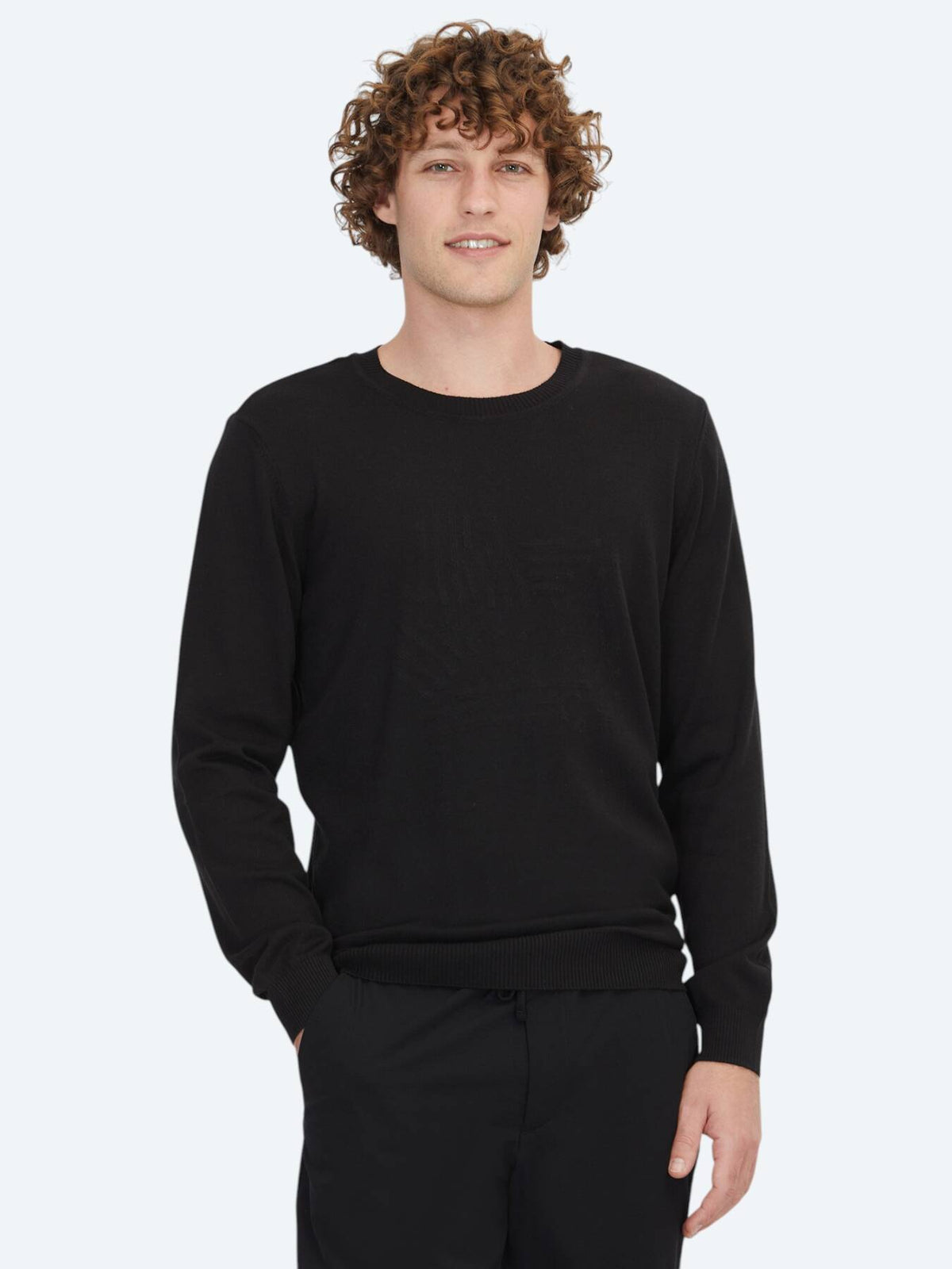 Schwarzer Strickpullover