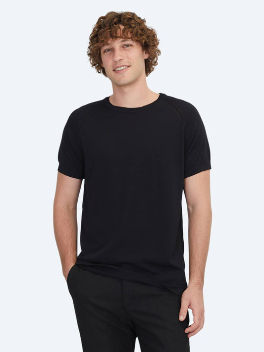 Schwarzes Strickwaren