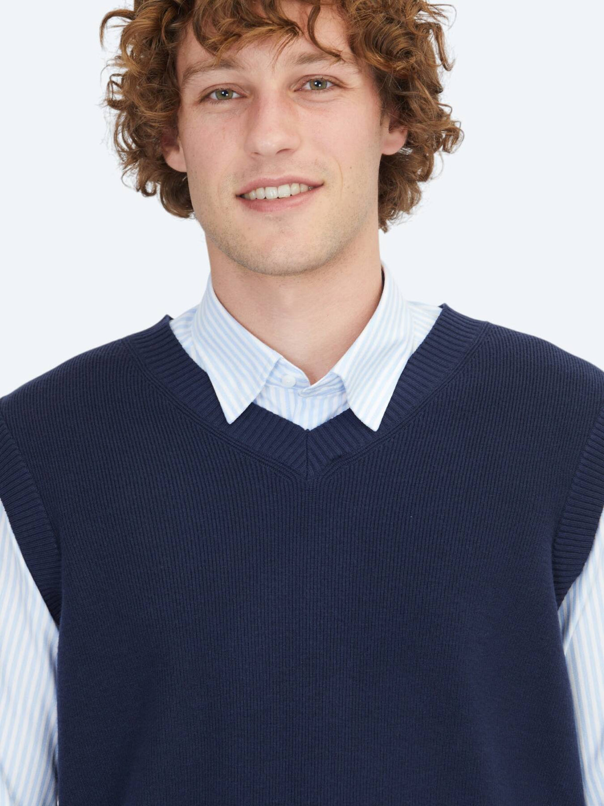 Marineblauer Pullover
