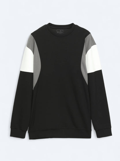 Schwarzer Rundhals Pullover