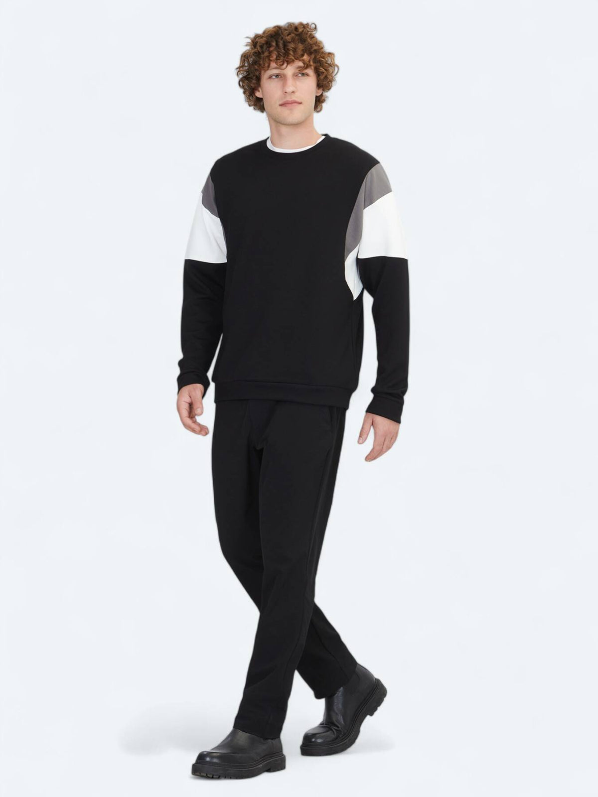 Schwarzer Rundhals Pullover