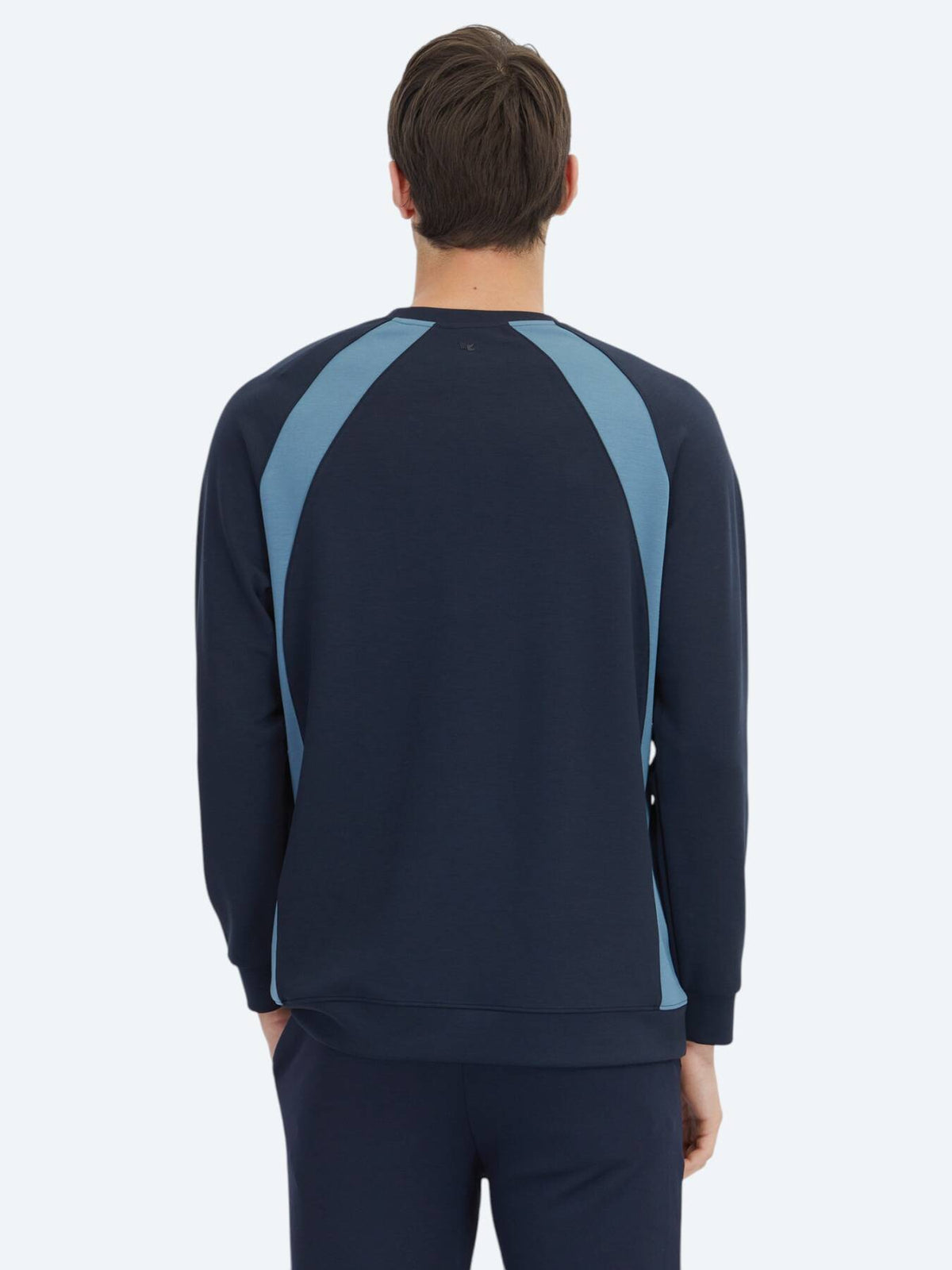 Marineblauer Rundhals Pullover