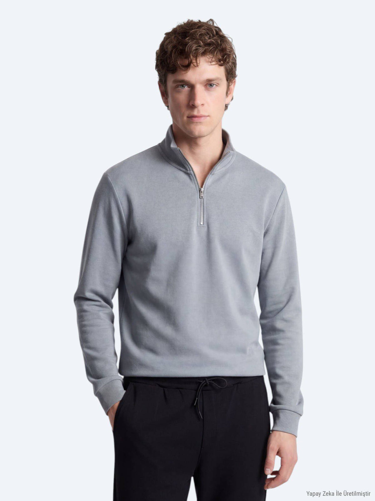 Grauer Rollkragenpullover