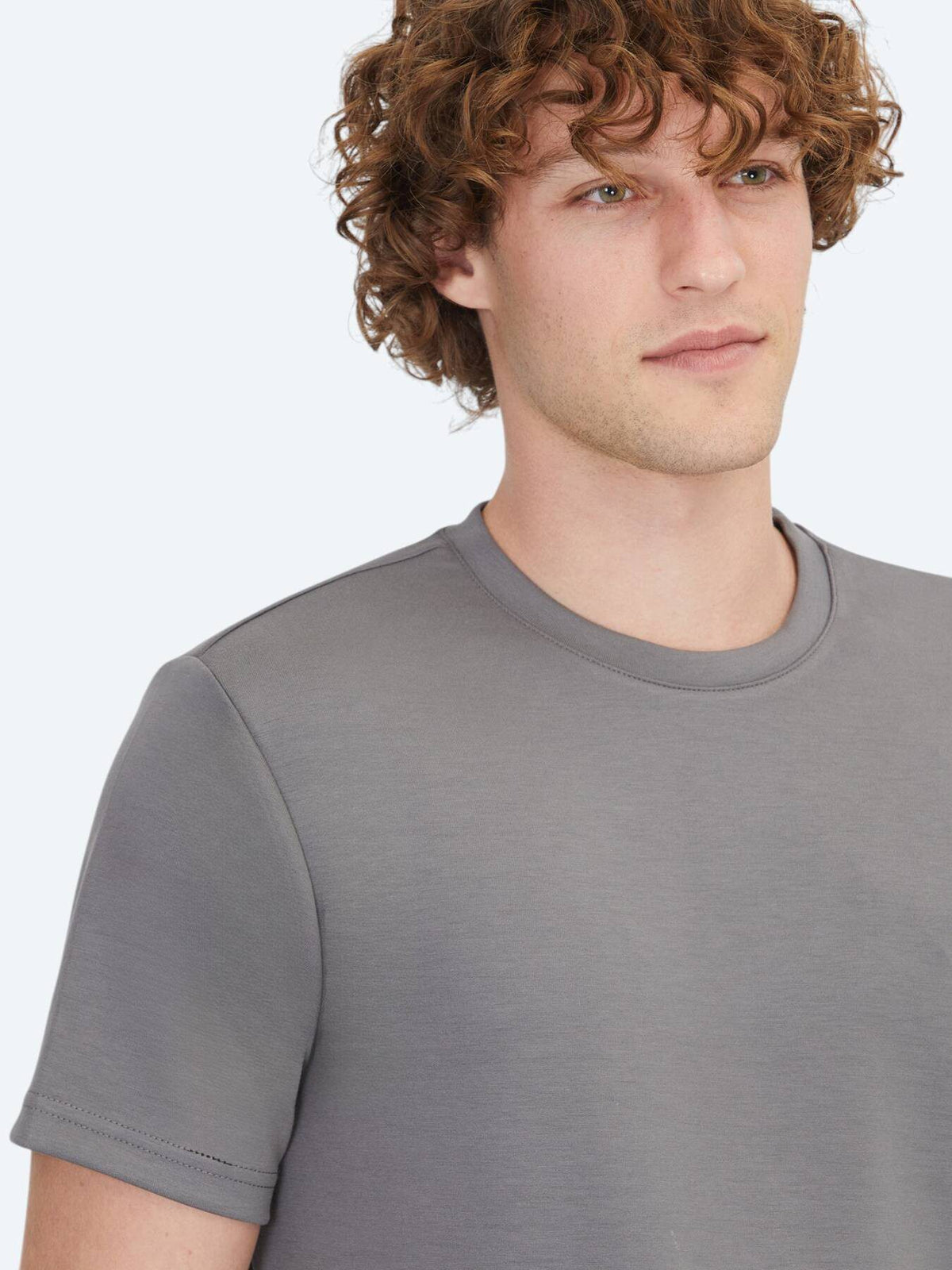 Kohlefarb. Unifarben Rundhals T-Shirt
