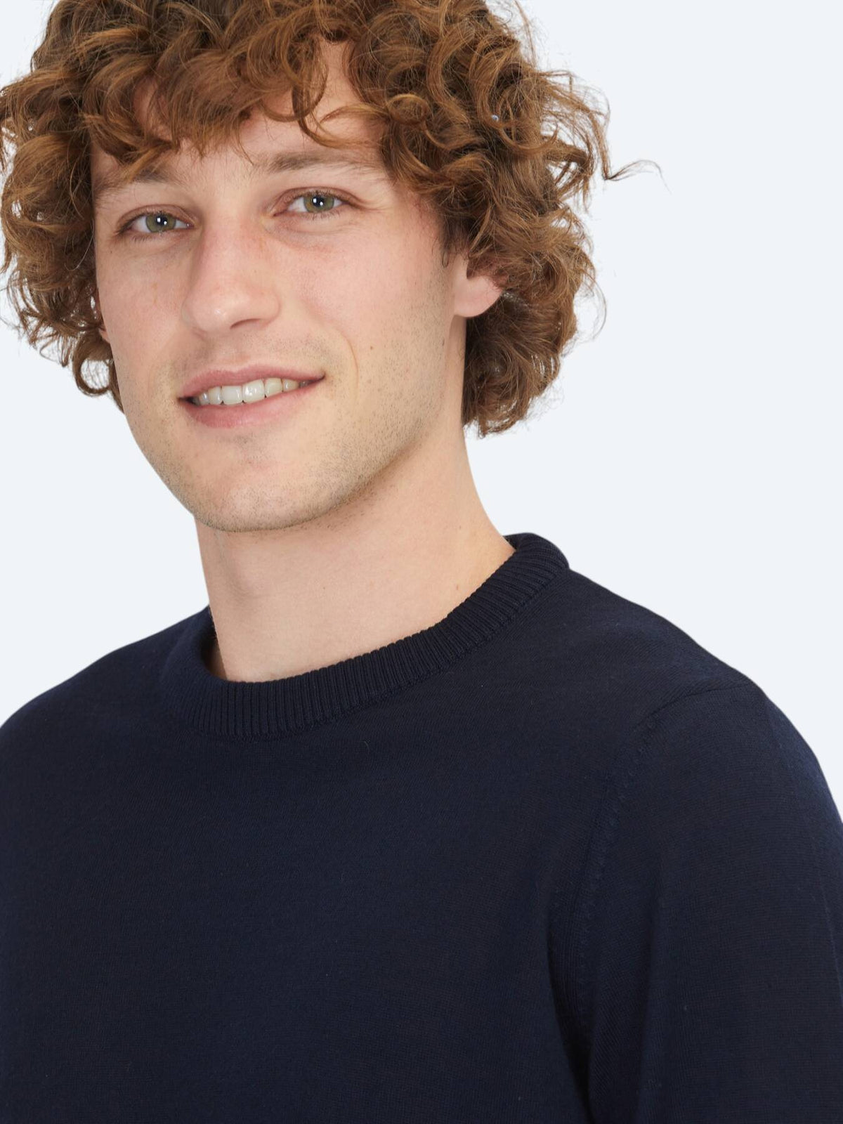 Marineblauer Strickpullover