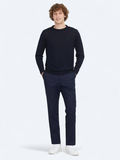 Marineblauer Strickpullover