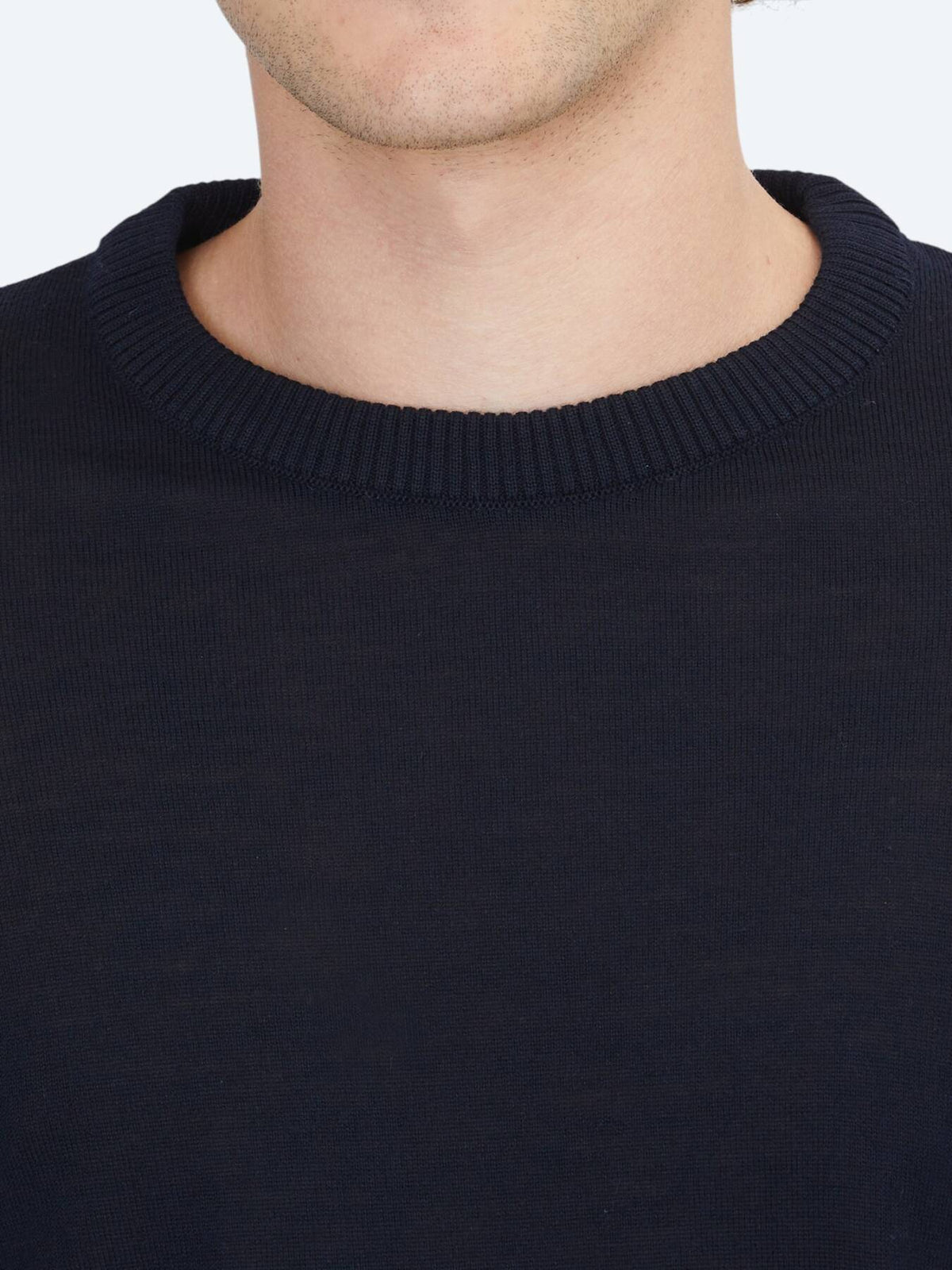 Marineblauer Strickpullover