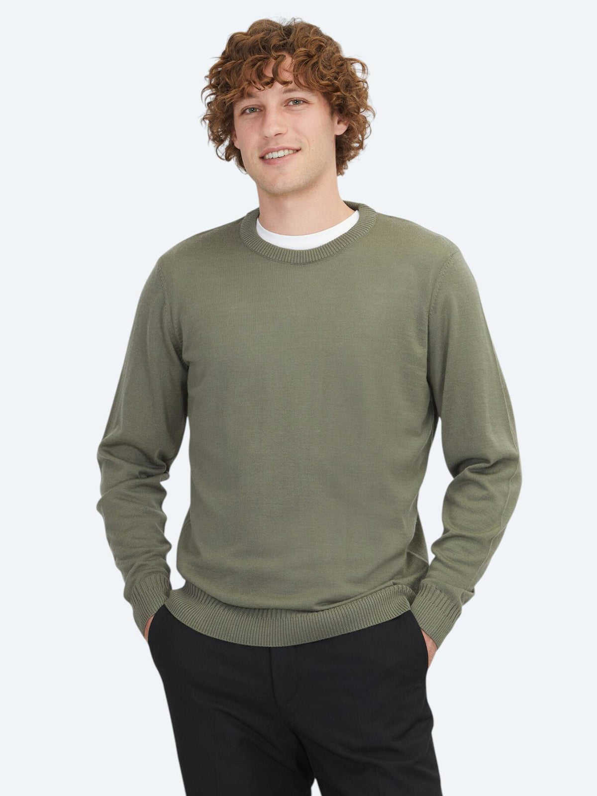 Hellgrüner Strickpullover