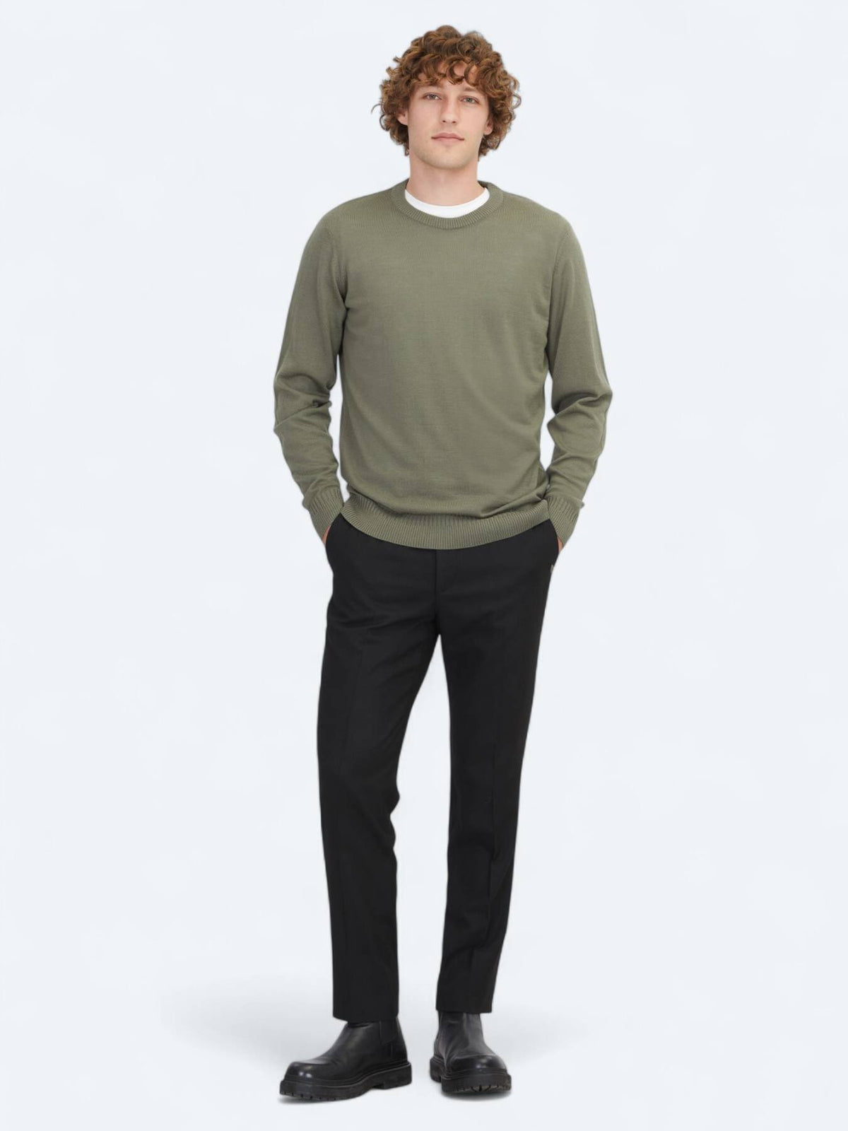 Hellgrüner Strickpullover