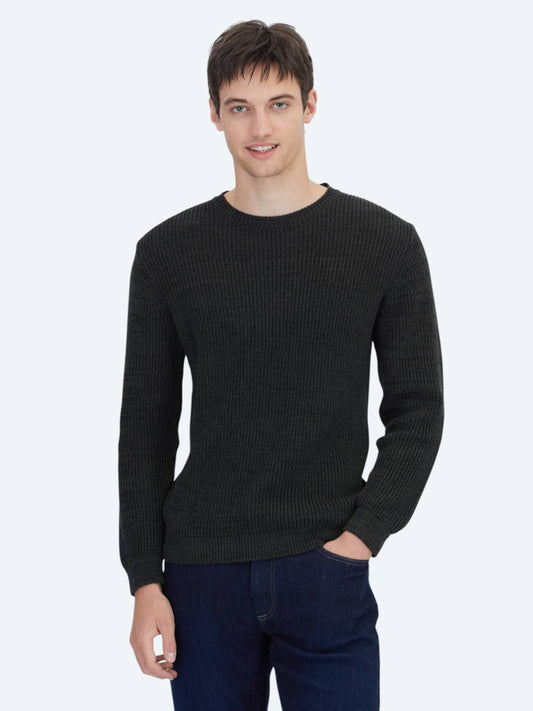 Schwarzer Strickpullover