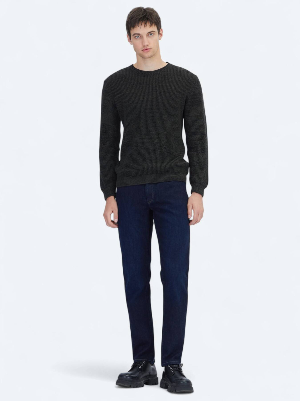 Schwarzer Strickpullover