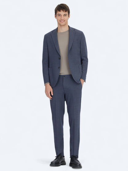 Hellblauer gestreifter Modern Fit Anzug