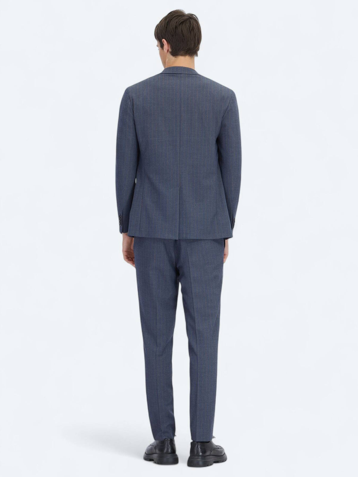 Hellblauer gestreifter Modern Fit Anzug