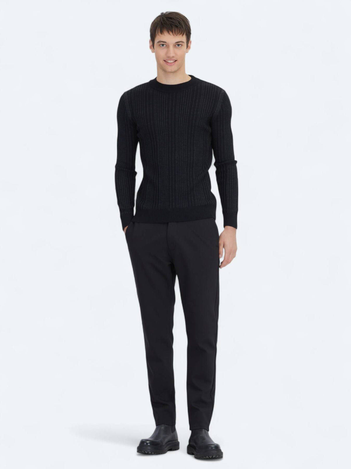 Schwarzer Strickpullover
