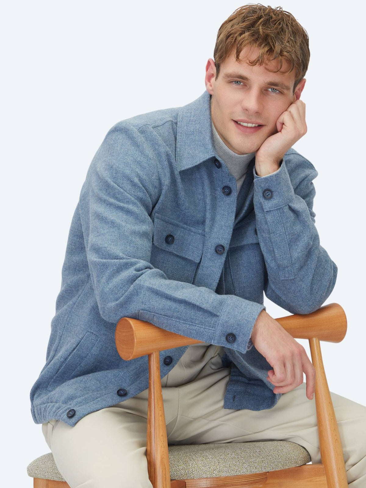 Blaues Overshirt