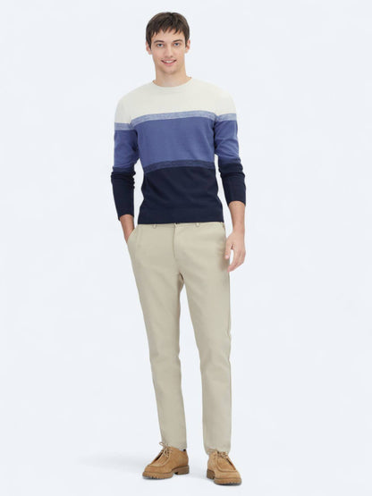 Marineblauer Strickpullover