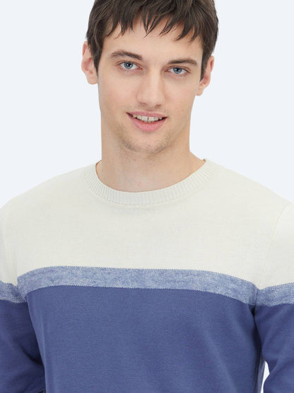 Marineblauer Strickpullover