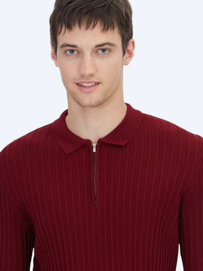 Rotes Strick-Sweatshirt