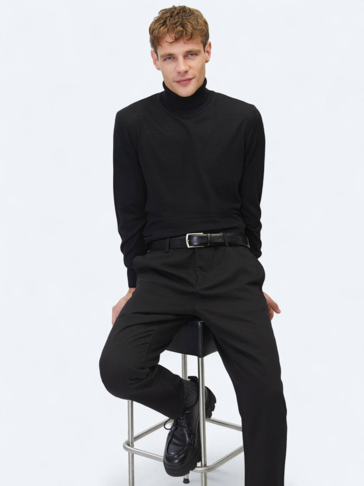 Schwarzes Strick-Sweatshirt