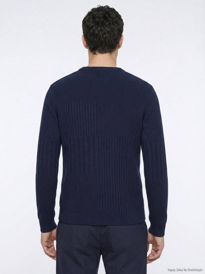 Marineblauer Strickpullover