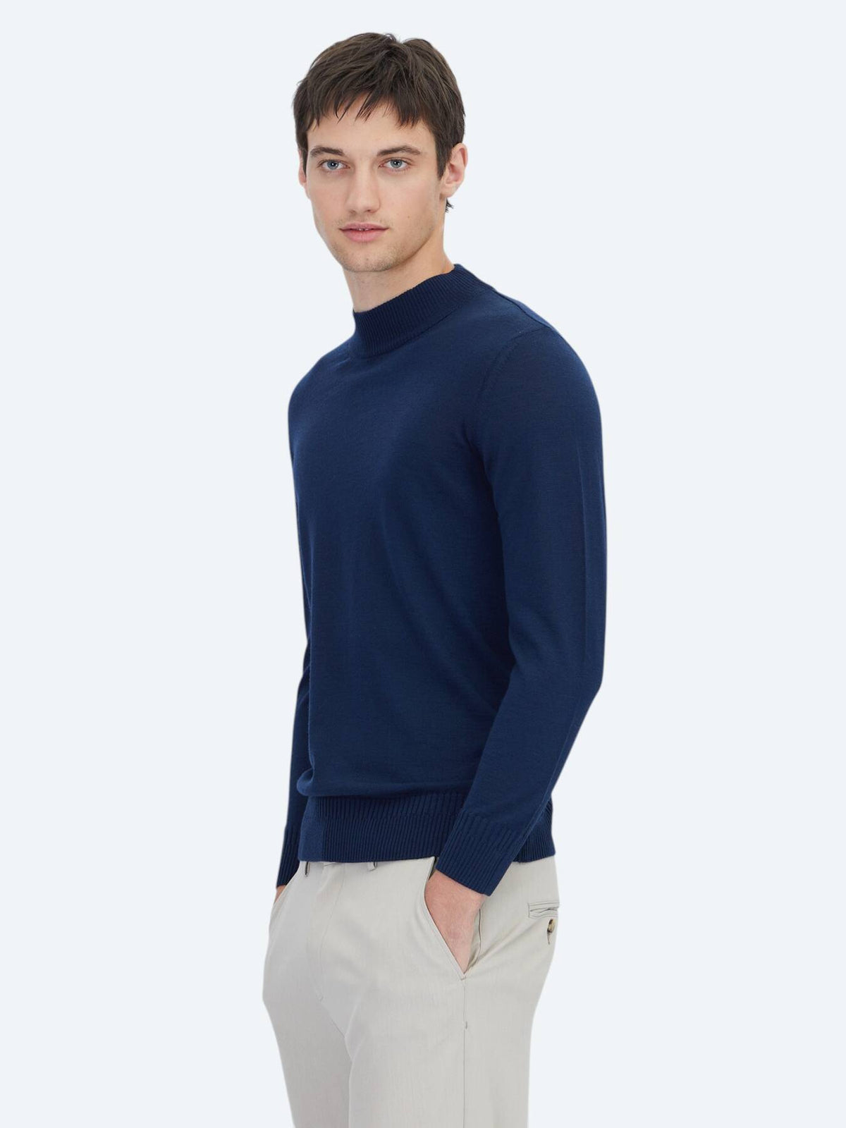 Hellblauer Strickpullover