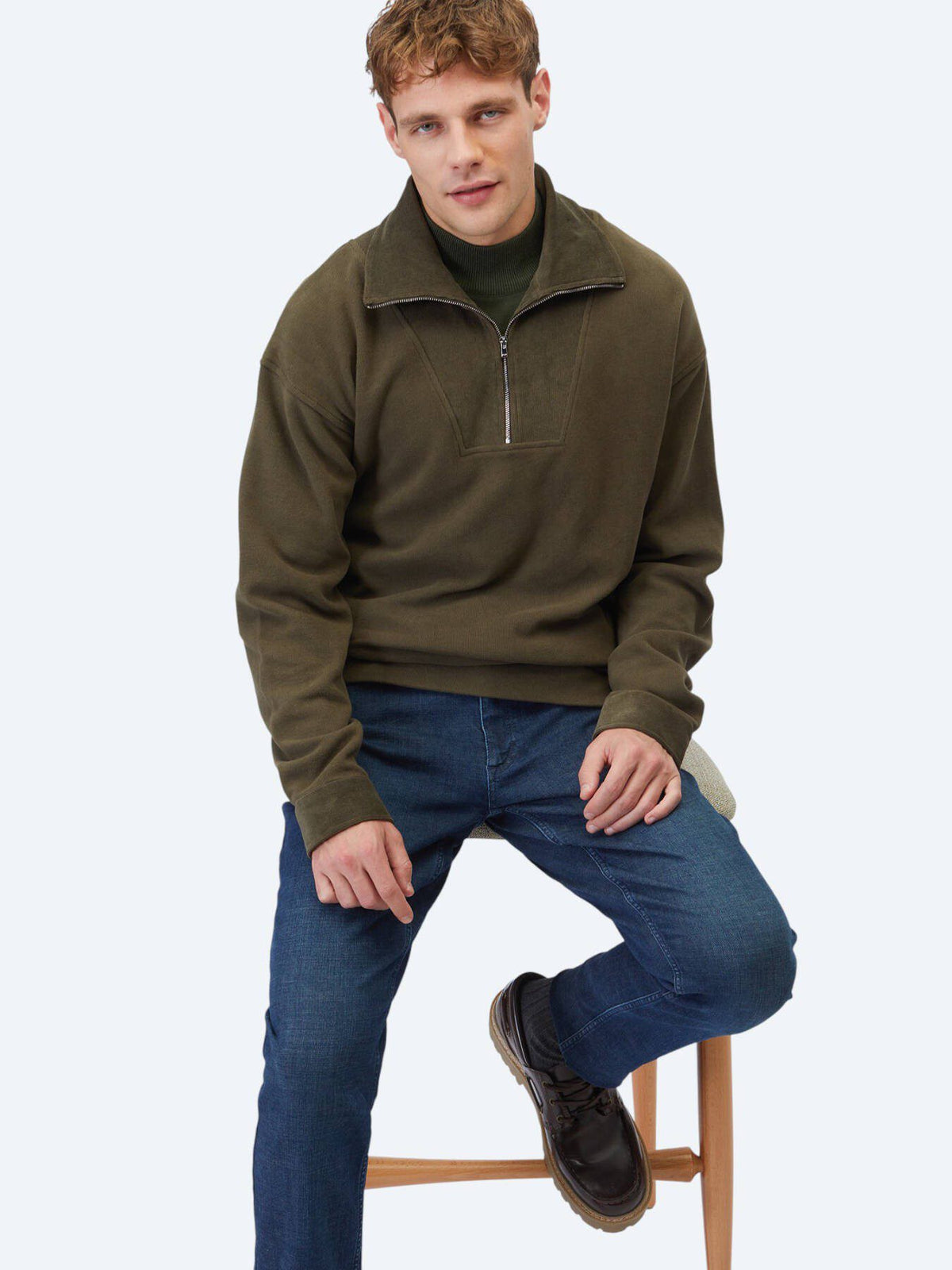 Khaki Rollkragen gestreifter Pullover
