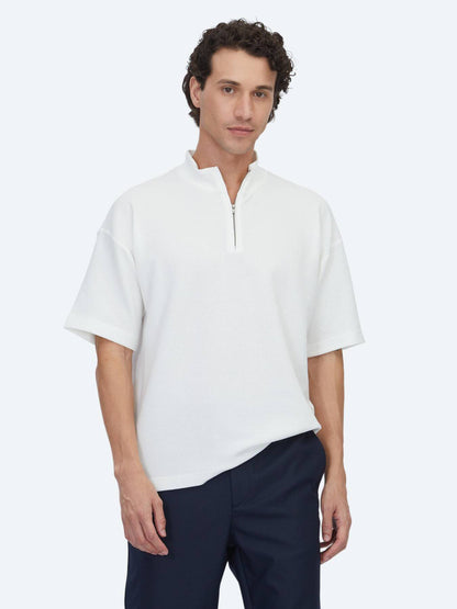 Ecru gemusterter Rollkragen-T-Shirt