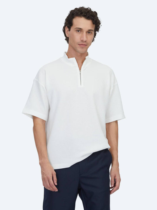 Ecru gemusterter Rollkragen-T-Shirt