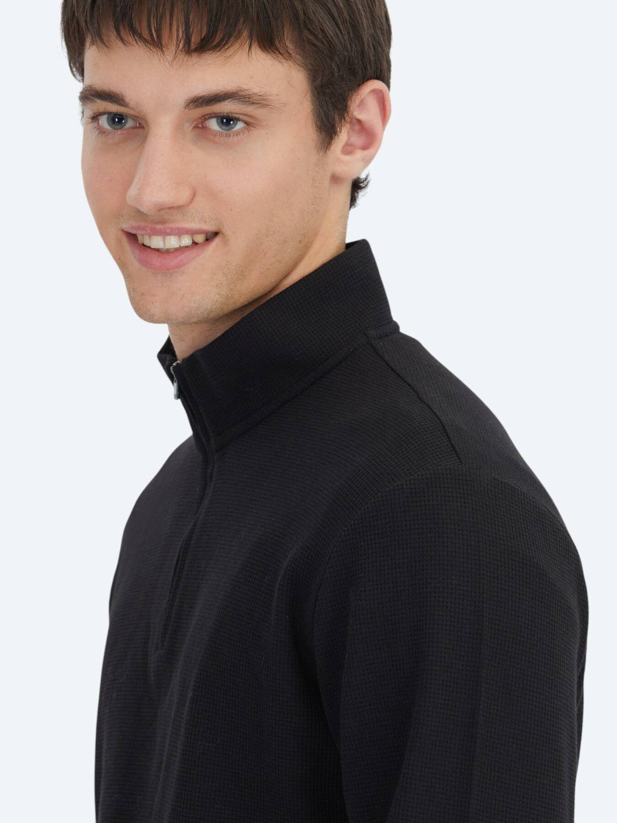 Schwarzes Ripp-Crewneck-T-Shirt