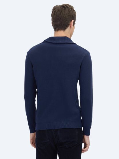 Marineblauer Strickpullover