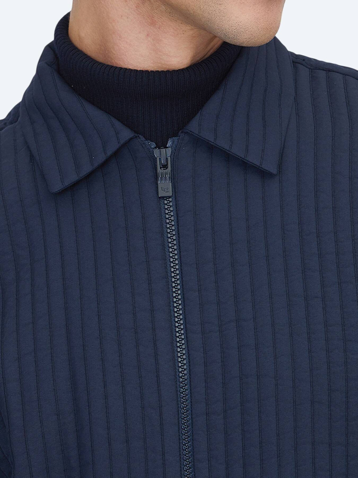 Marineblaues Overshirt