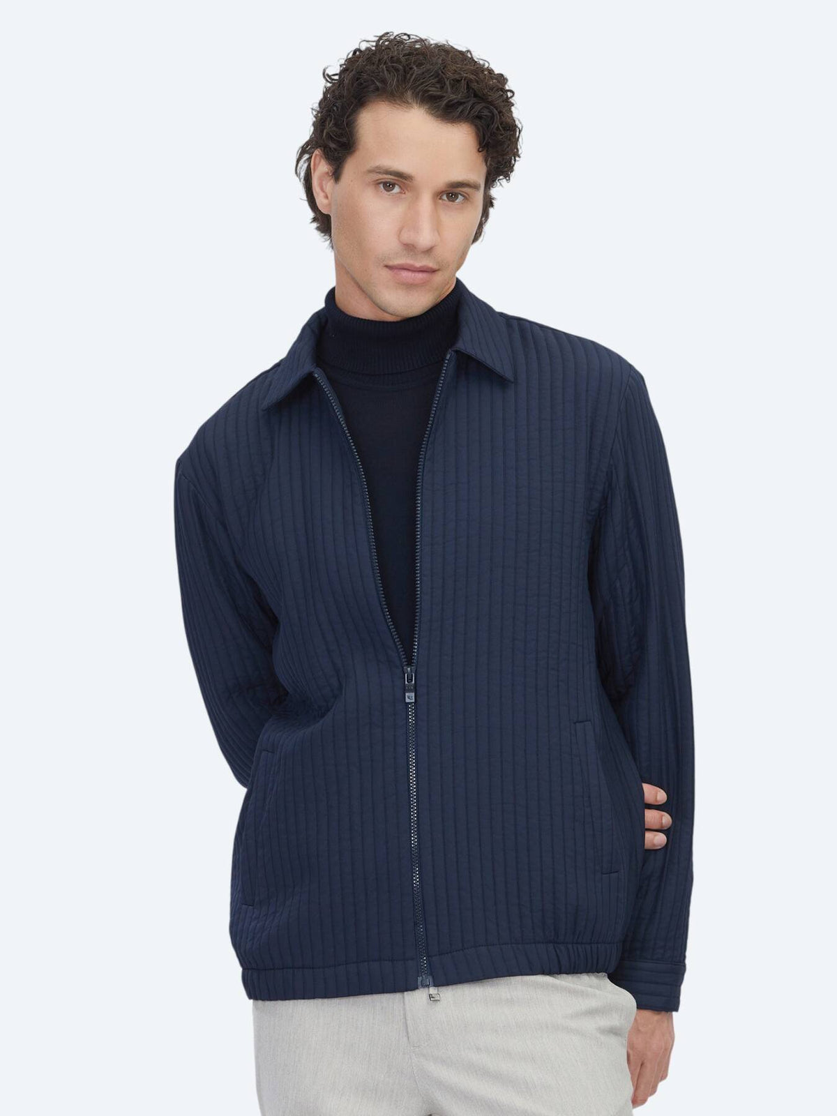 Marineblaues Overshirt