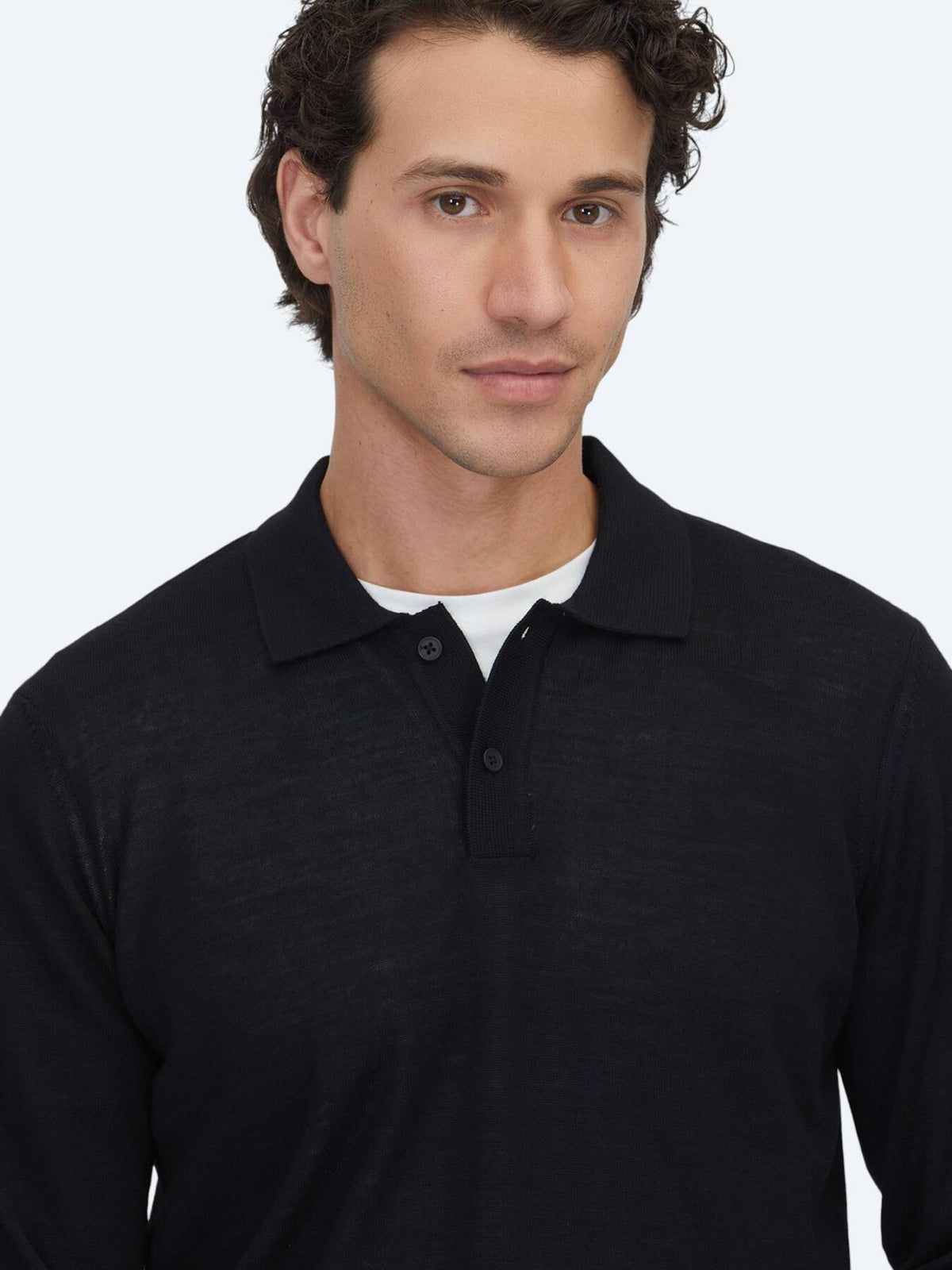 Schwarzer Strickpullover