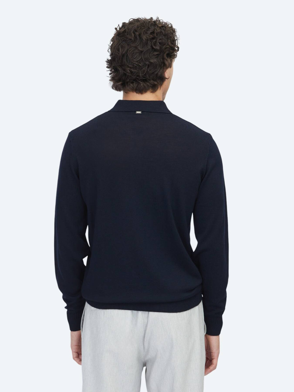 Marineblauer Strickpullover