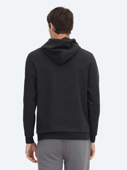 Schwarzer Kapuzenpullover