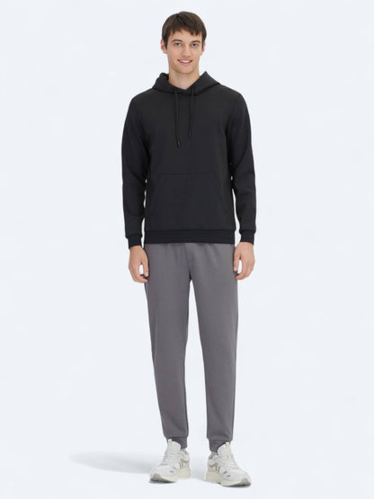 Schwarzer Kapuzenpullover