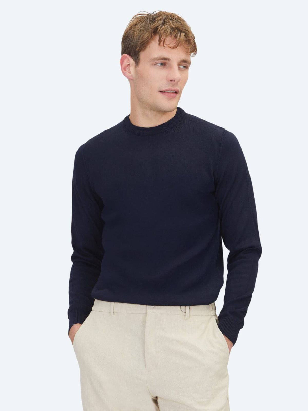 Marineblauer Strickpullover
