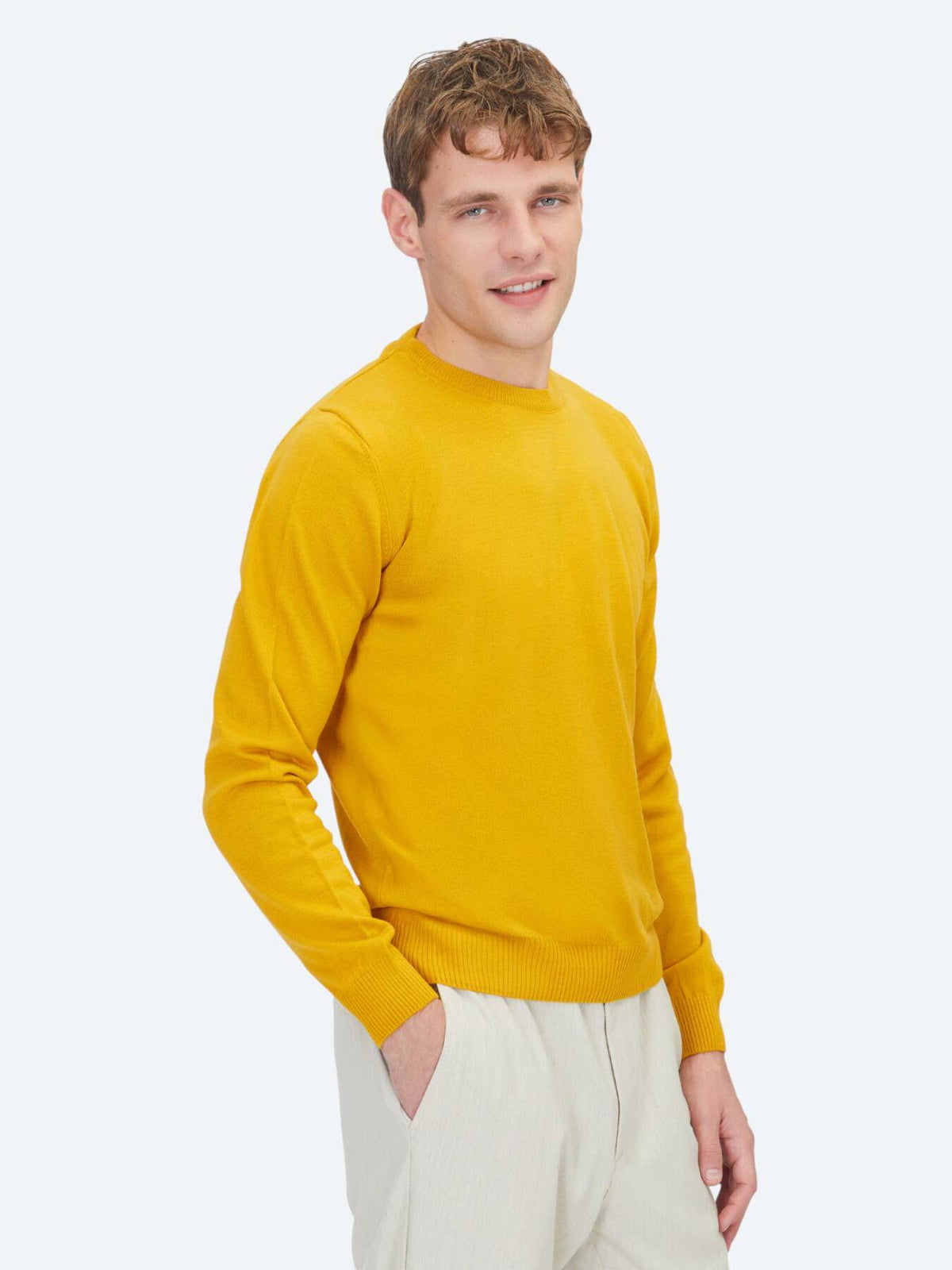 Senfgelbes Strickpullover