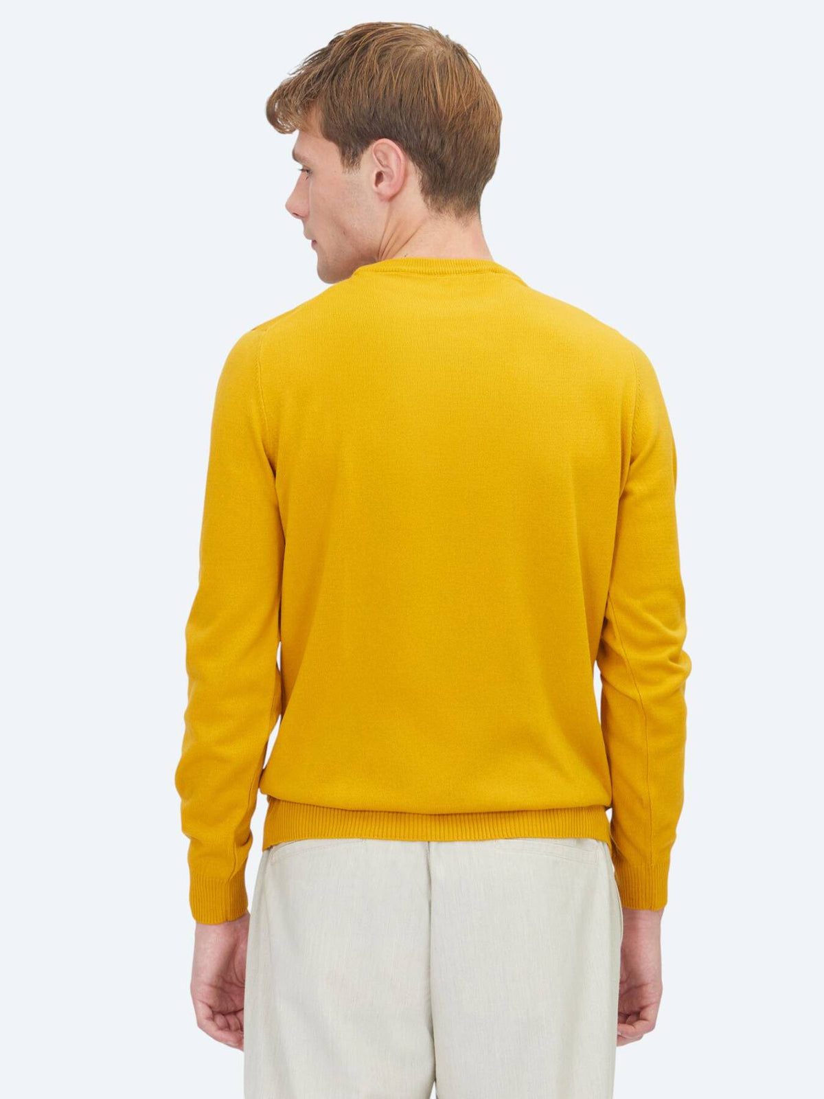 Senfgelbes Strickpullover