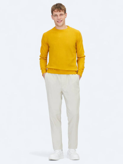 Senfgelbes Strickpullover