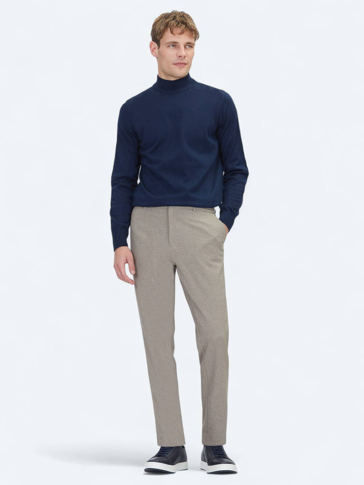 Marineblauer Strickpullover