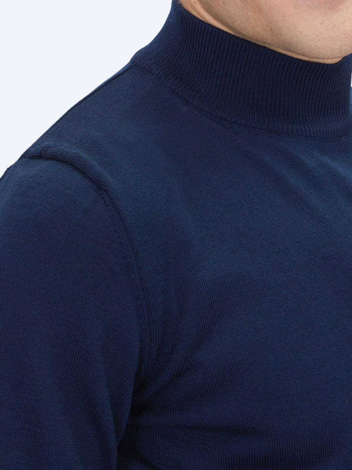 Marineblauer Strickpullover